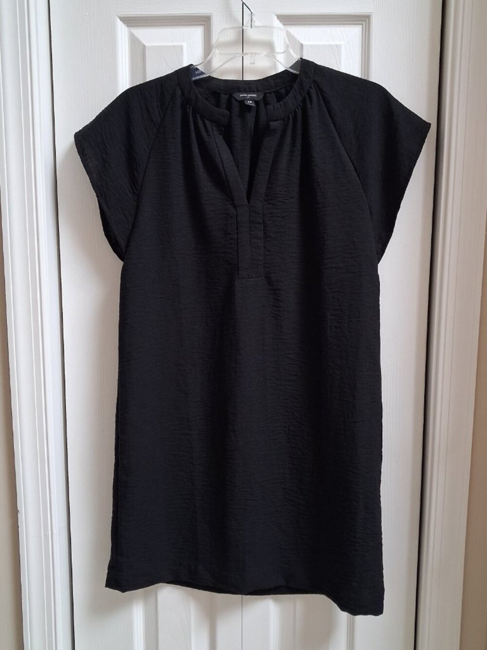 BANANA REPUBLIC Black CapSleeve Split Neck Tunic Dress sz XS